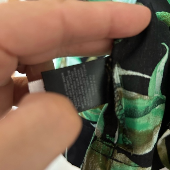 Lauren, by Ralph Lauren, medium black and green tropical blouse pop over - Picture 4 of 8
